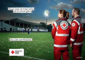 Sanitätsdienst Foto: Sanitätsdienst beim Fussballspiel